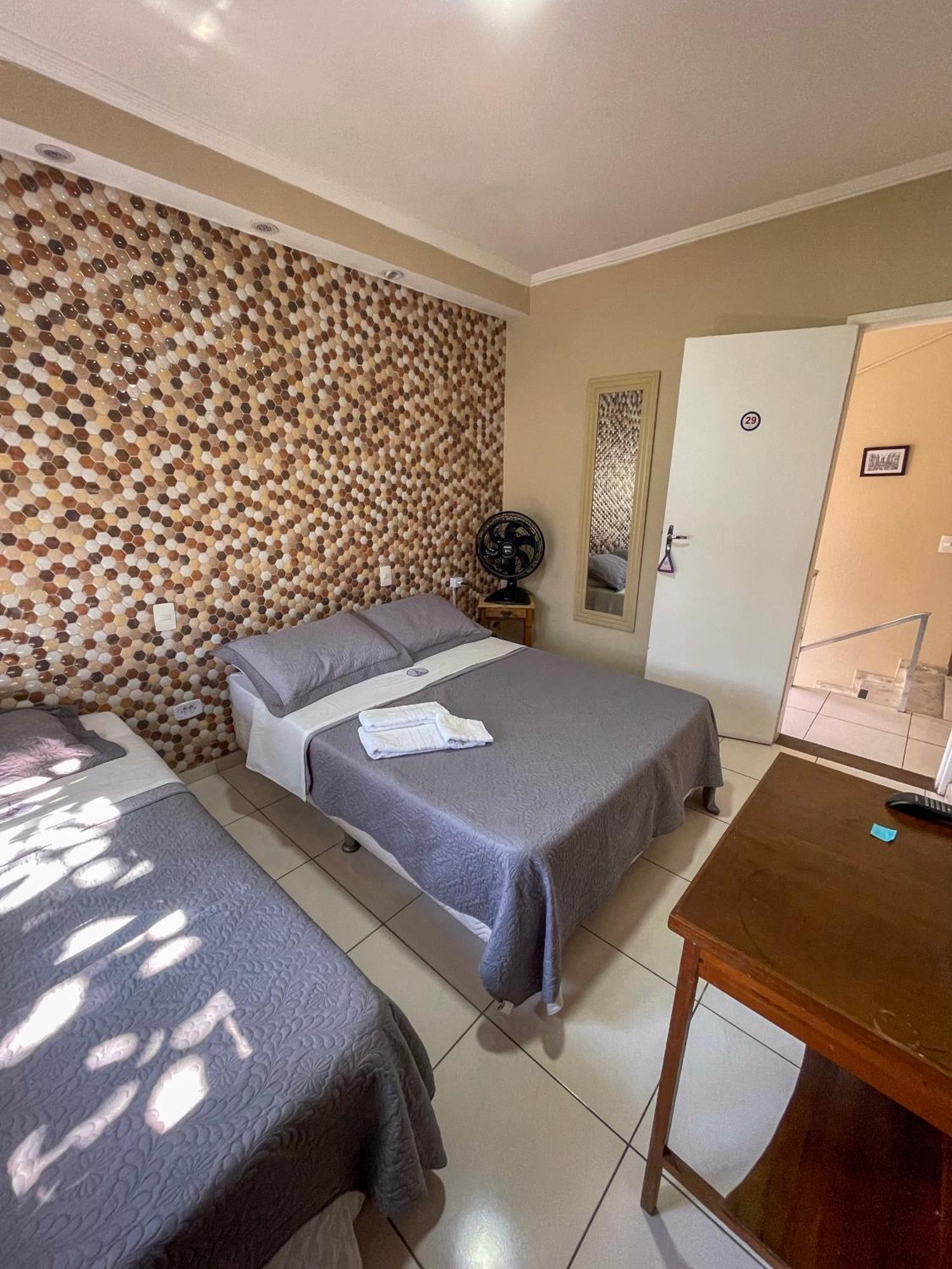 Dos Franceses Inn 2*